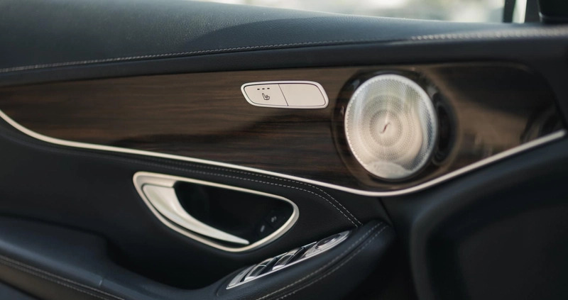 Mercedes-Benz GLC cena 144990 przebieg: 179355, rok produkcji 2017 z Krośniewice małe 781